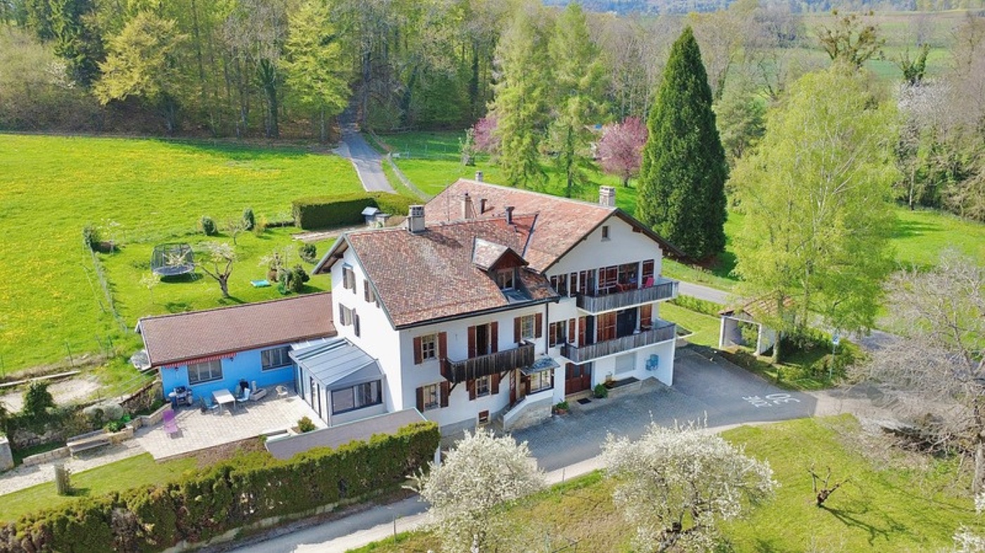 Duplex de 5 pièces au Vaud, avec jardin privatif et balcon, à rénover